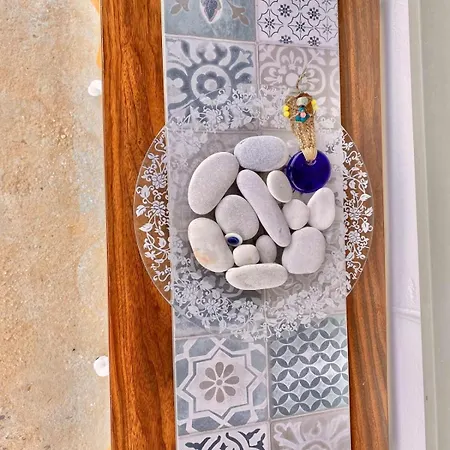 Gorgeous White Marsis In Paros Apartman